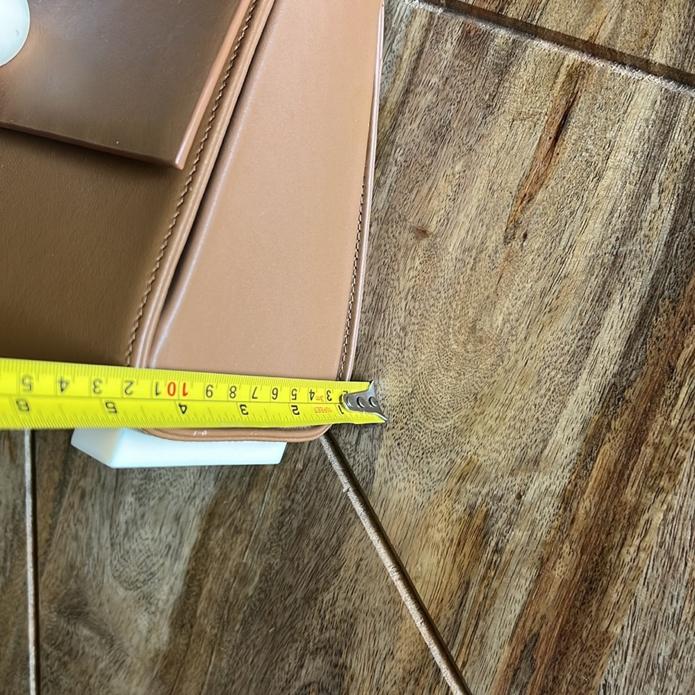 MATTER MATTERS GALLERY
MINI TRAPEZOID SHOULD BAG - BROWN Leather Crossbody Bag - Picture 11 of 16